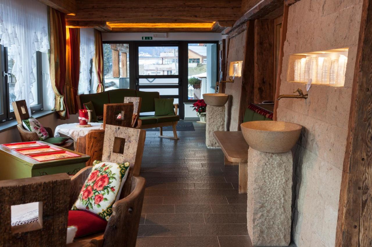 Hotel Terme Antico Bagno Pozza di Fassa Exterior foto