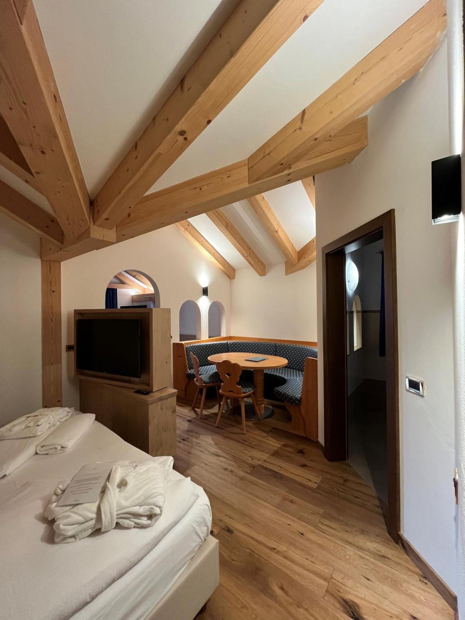 Hotel Terme Antico Bagno Pozza di Fassa Habitación foto