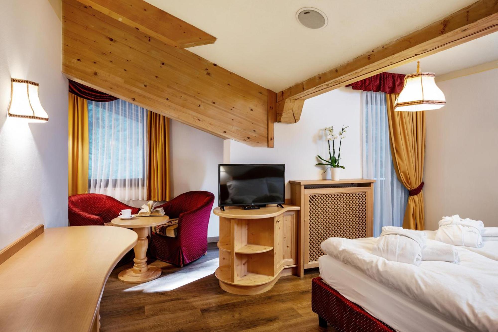Hotel Terme Antico Bagno Pozza di Fassa Habitación foto