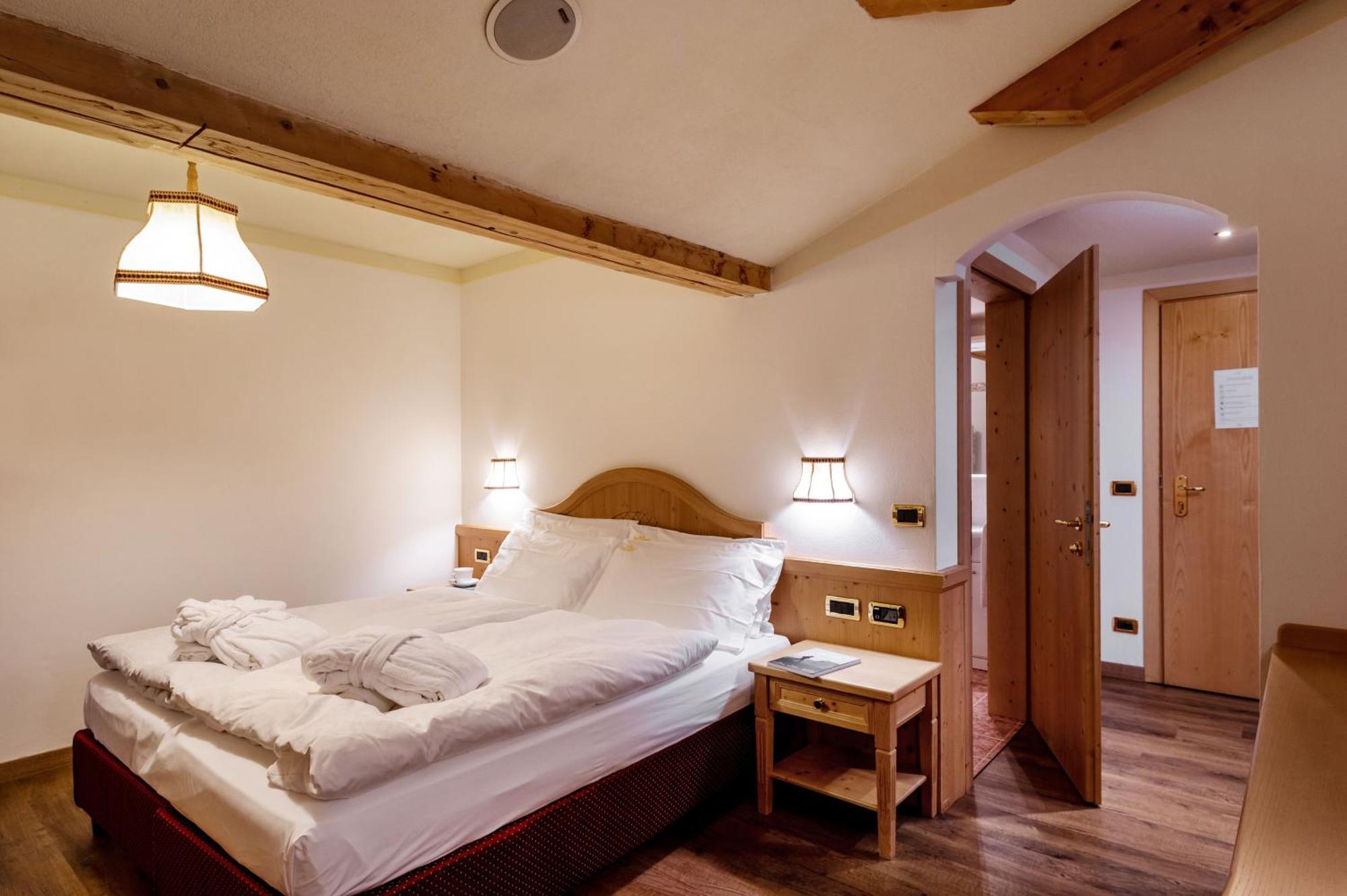 Hotel Terme Antico Bagno Pozza di Fassa Habitación foto