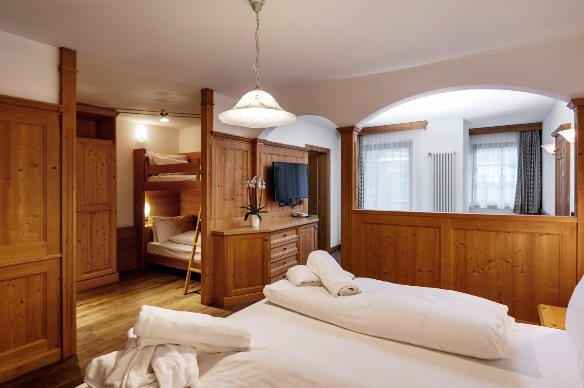 Hotel Terme Antico Bagno Pozza di Fassa Habitación foto