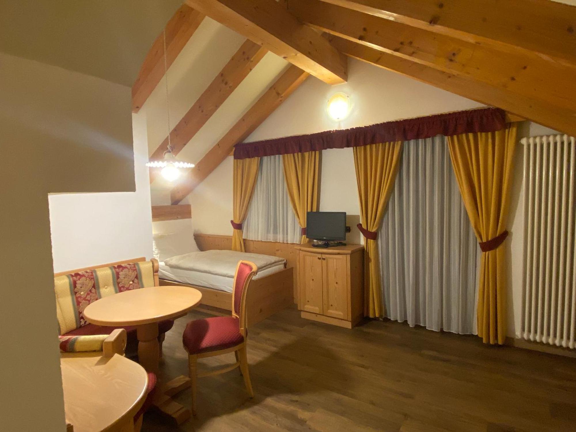 Hotel Terme Antico Bagno Pozza di Fassa Habitación foto