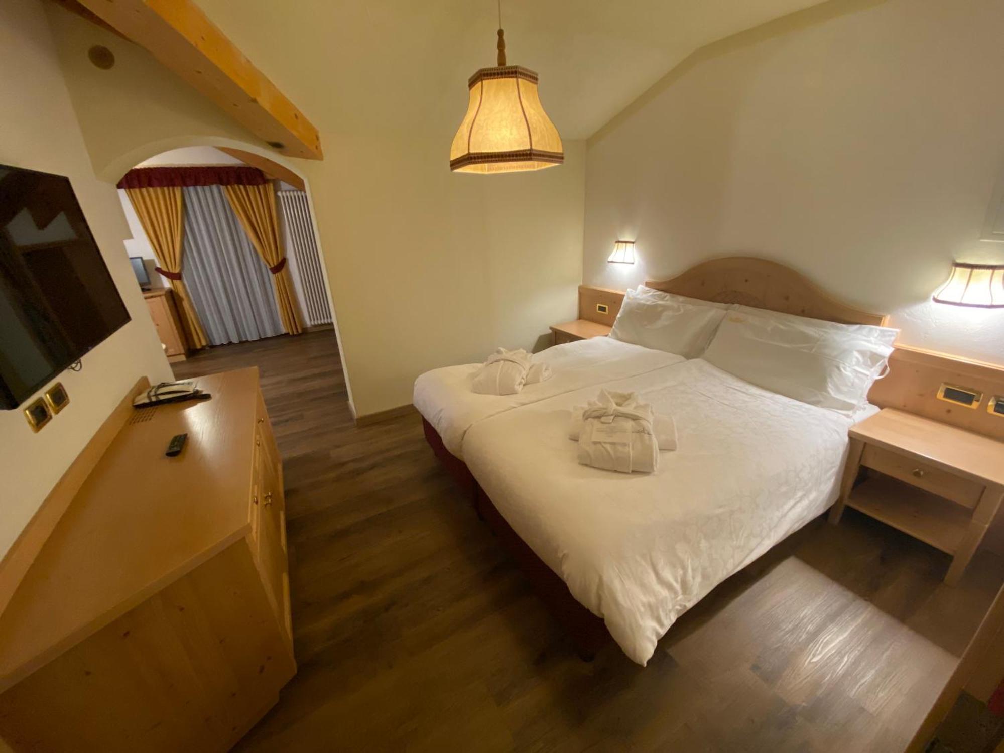 Hotel Terme Antico Bagno Pozza di Fassa Habitación foto